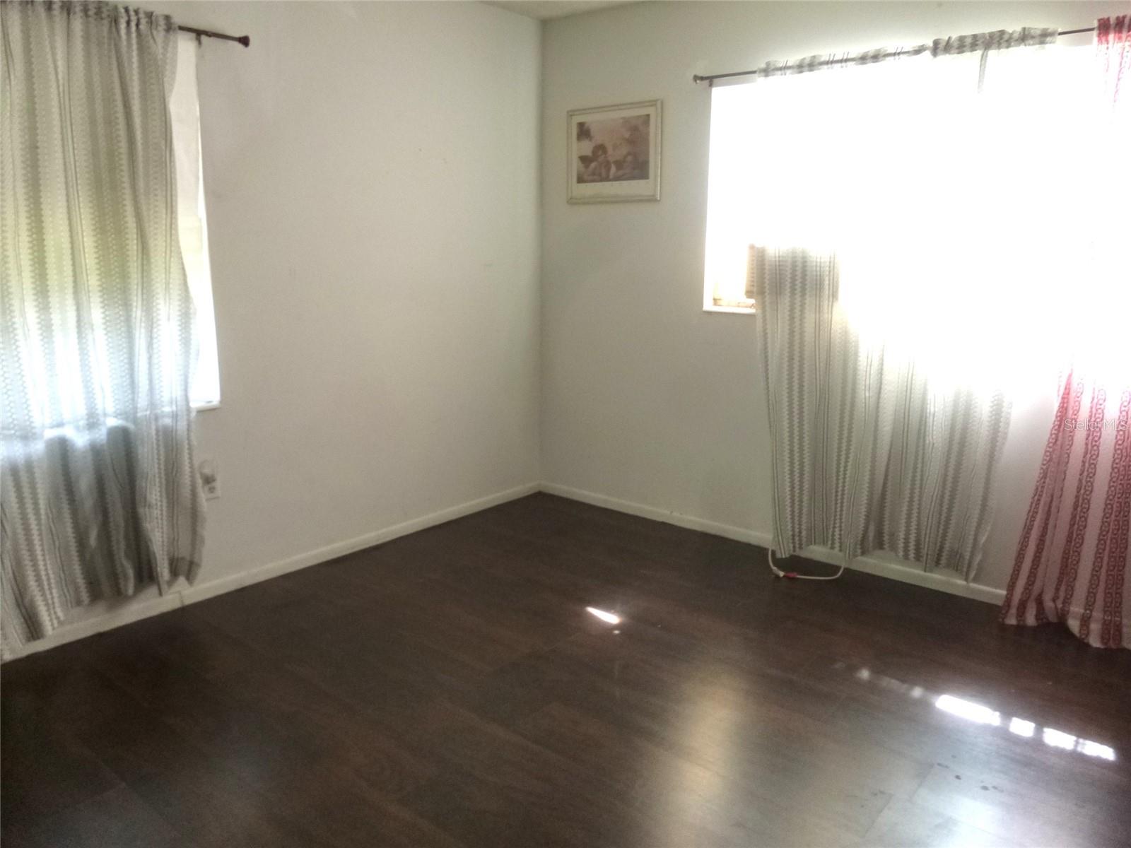 SUN RAY HOMES 02 - Residential