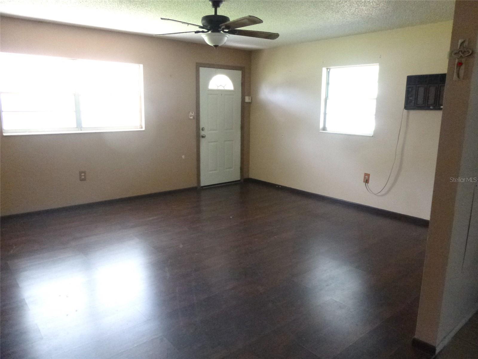 SUN RAY HOMES 02 - Residential