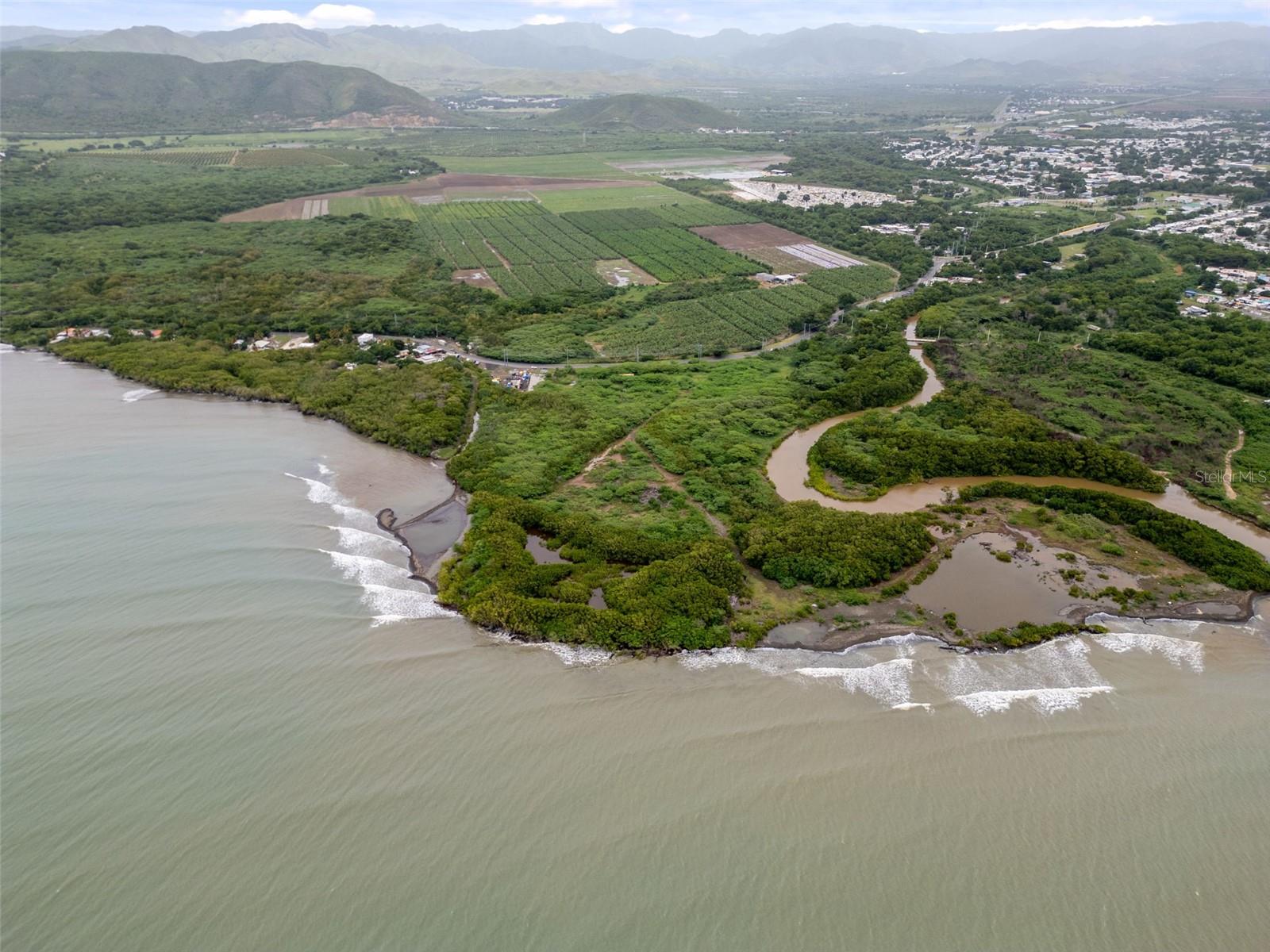 RIO JUEYES - Land