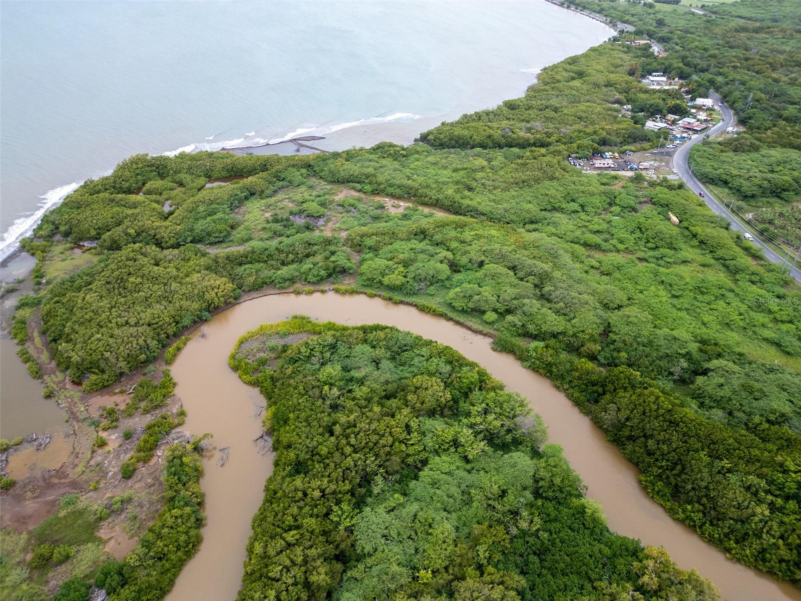 RIO JUEYES - Land