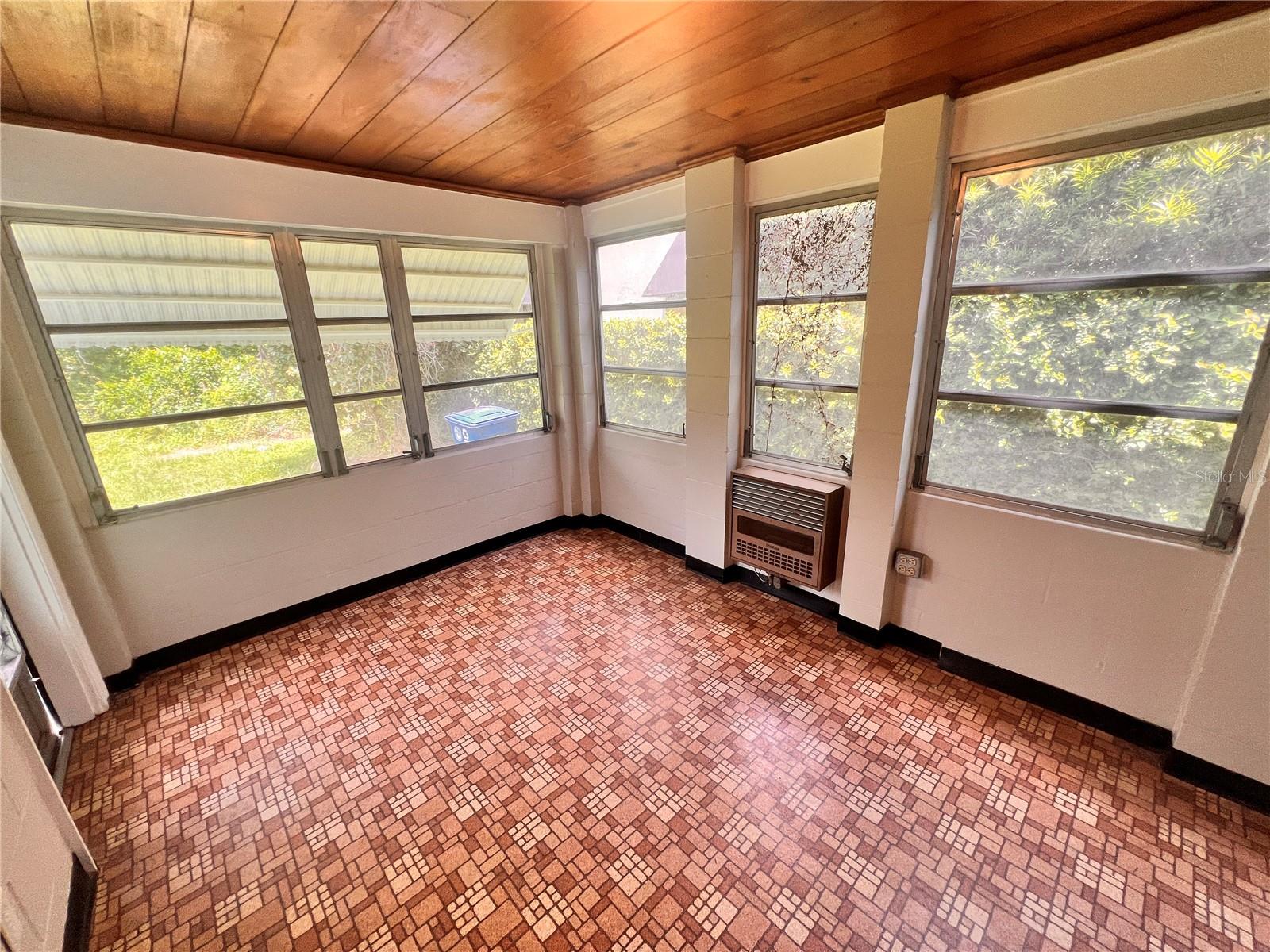 VIRGINIA HEIGHTS REP - Residential Lease