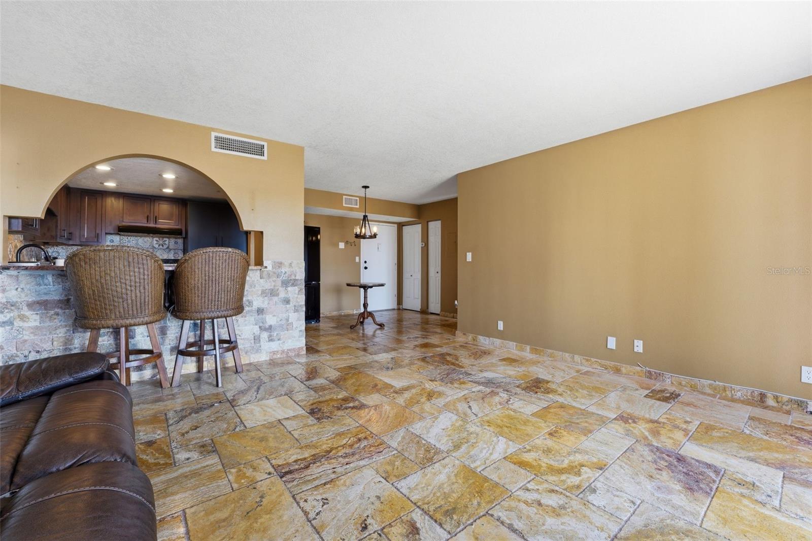 RAINTREE CONDO - Residential