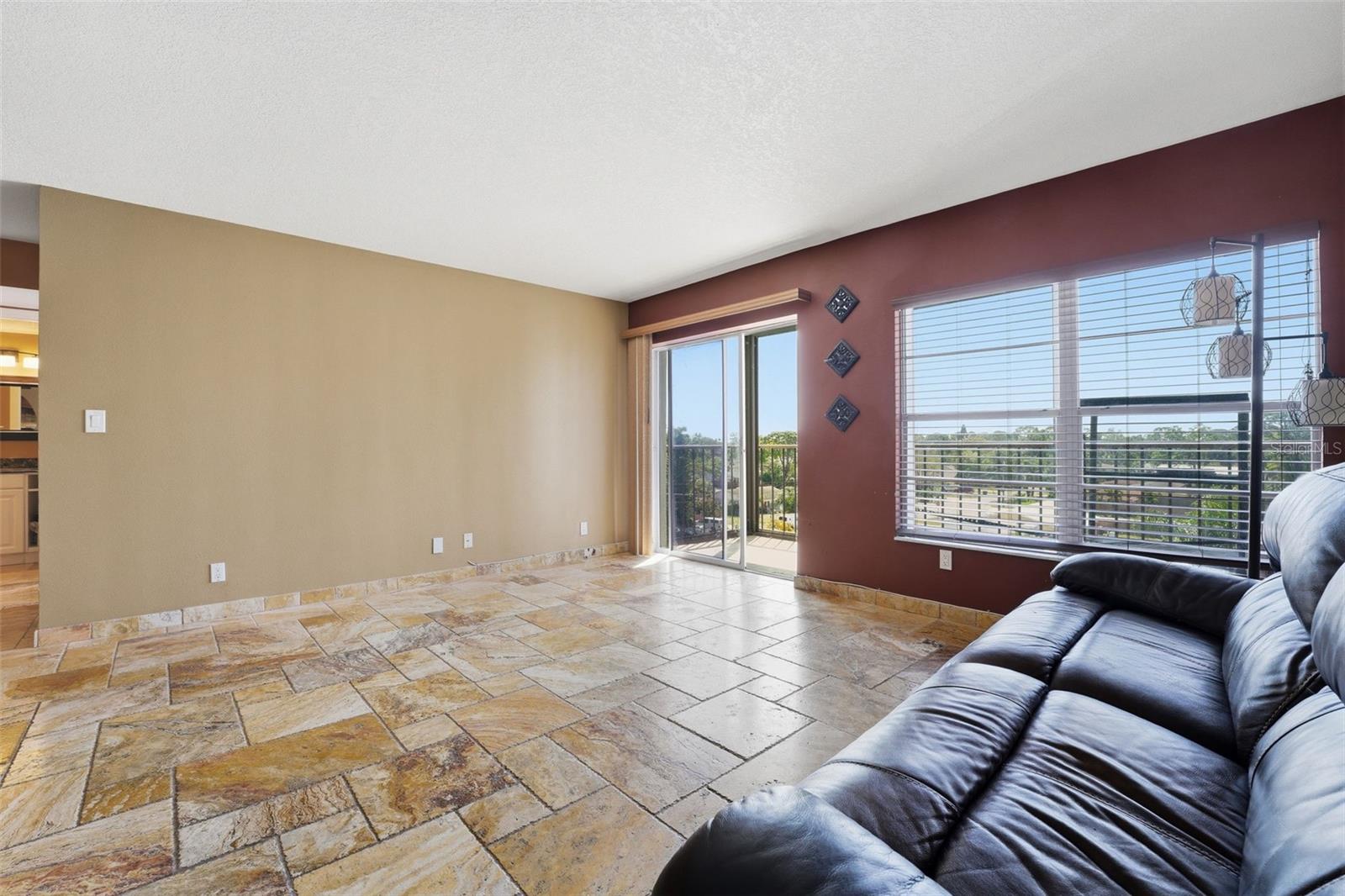 RAINTREE CONDO - Residential