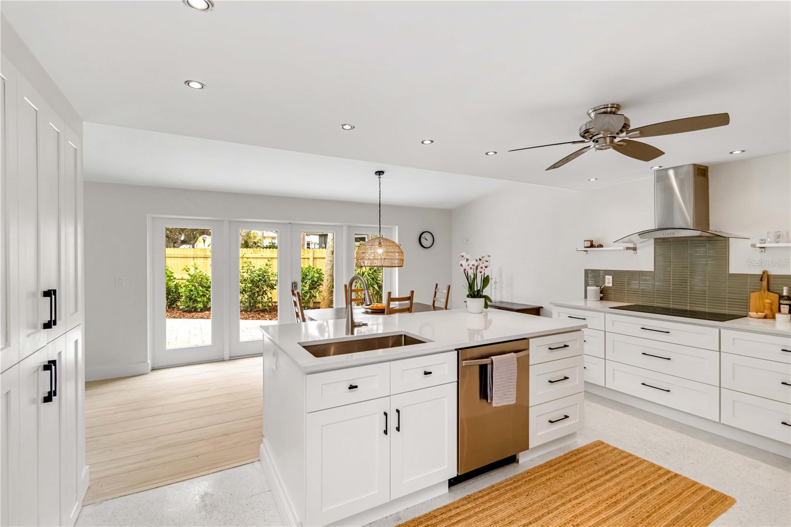 SIESTA BEACH - Residential