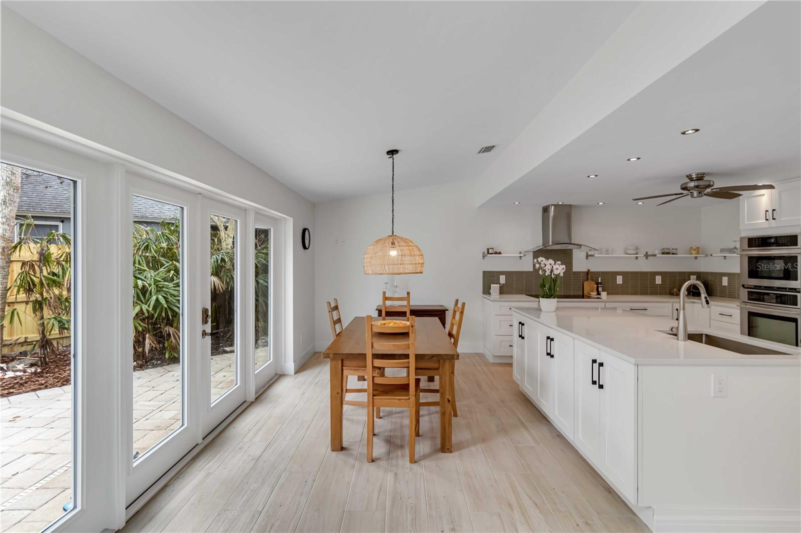 SIESTA BEACH - Residential