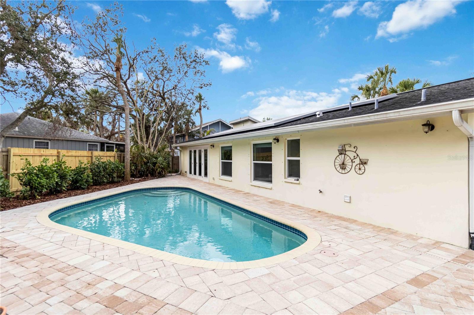 SIESTA BEACH - Residential