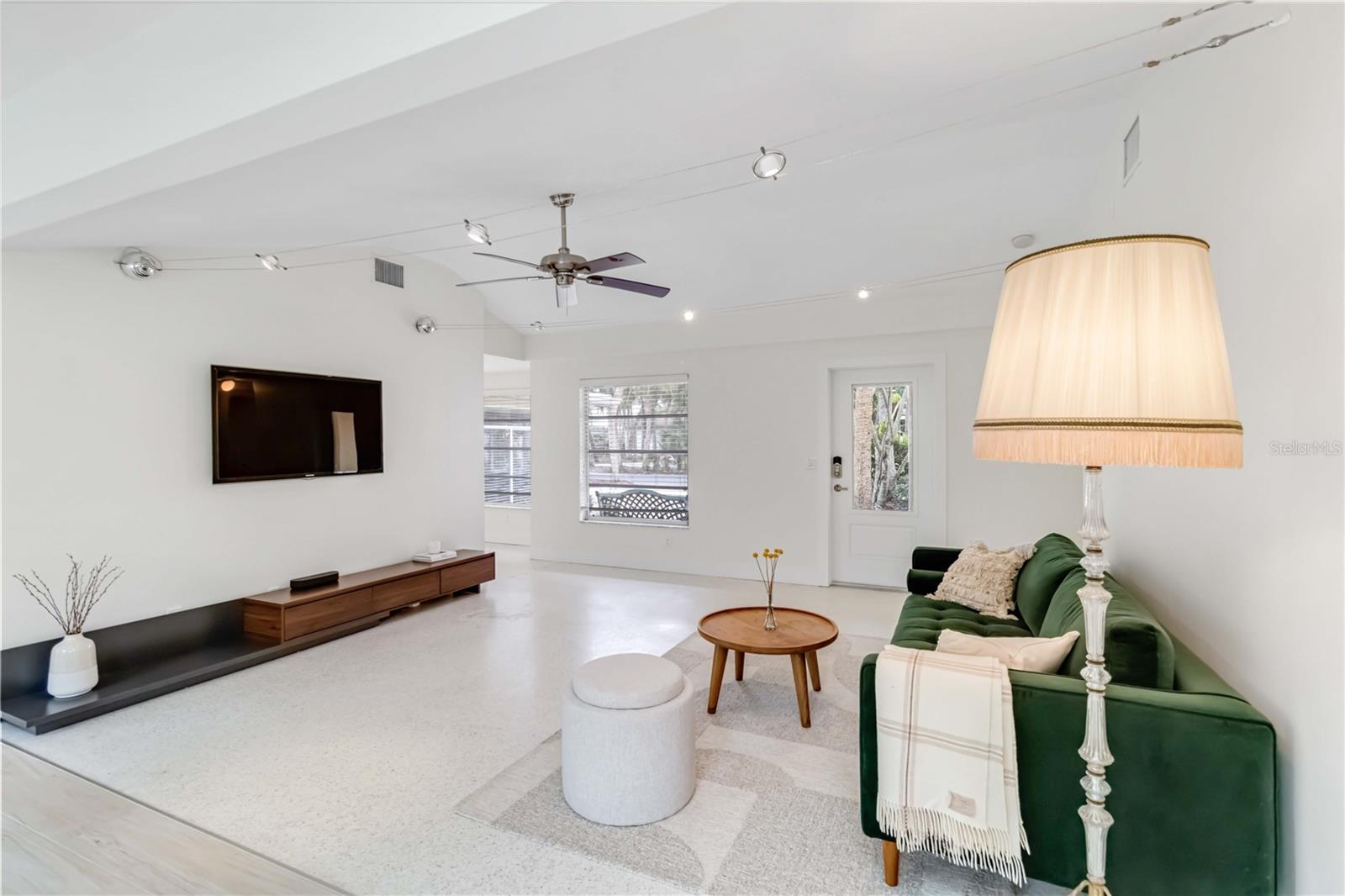 SIESTA BEACH - Residential