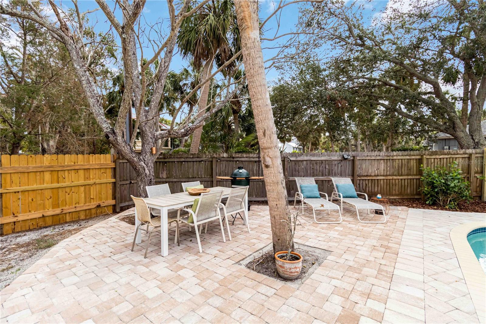 SIESTA BEACH - Residential