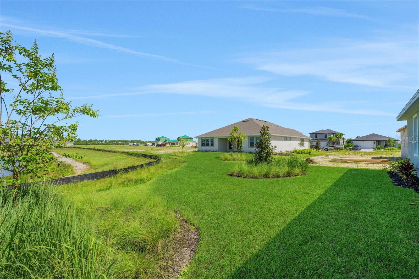 CREEKSIDE RUN - Residential