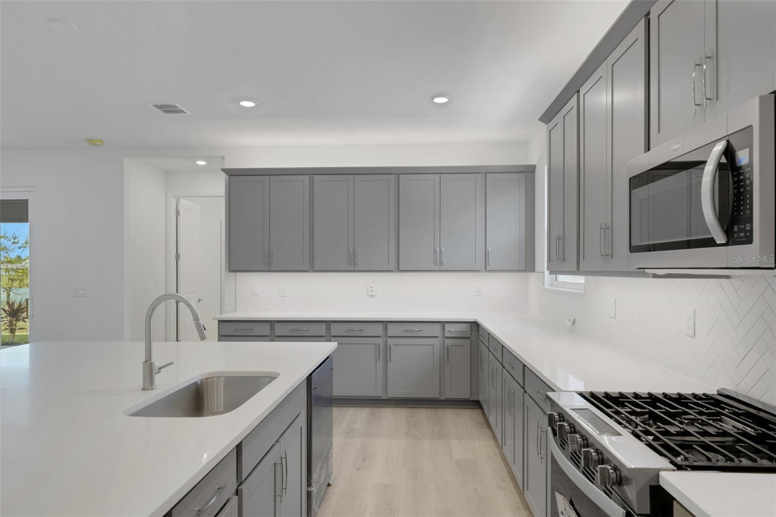 CREEKSIDE RUN - Residential