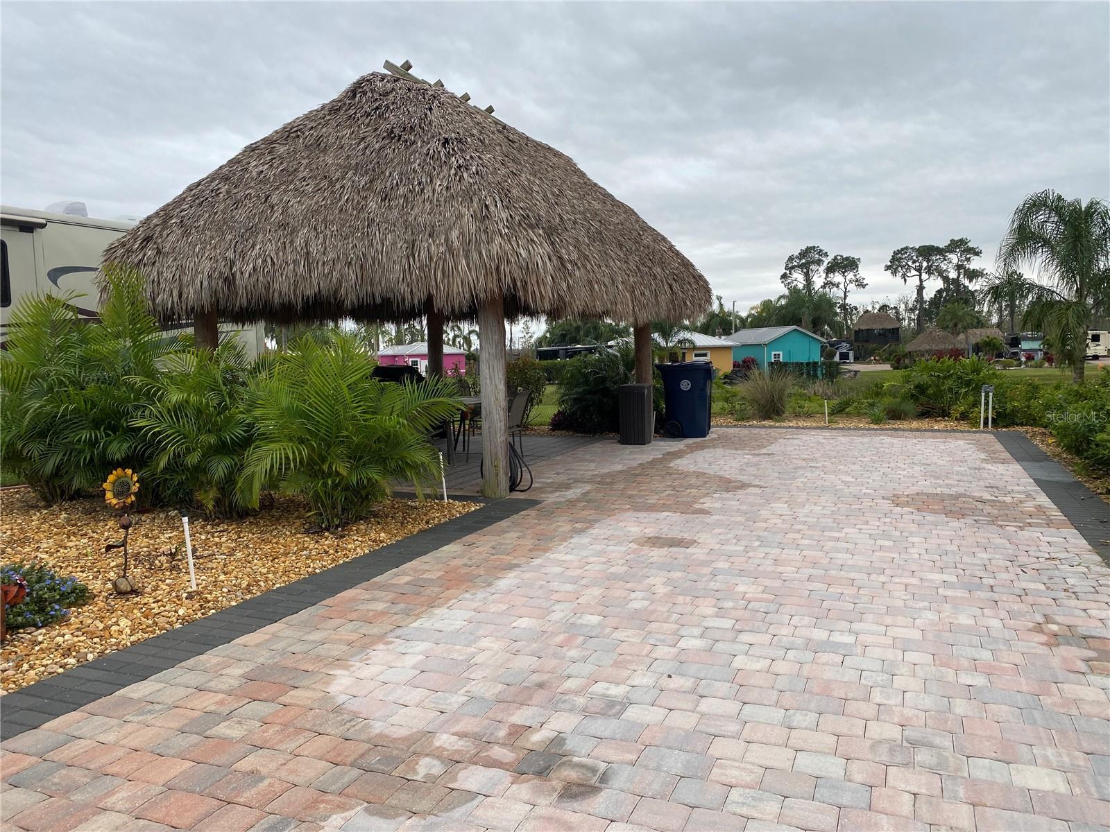 BAY LAKE RESIDENCE - Land