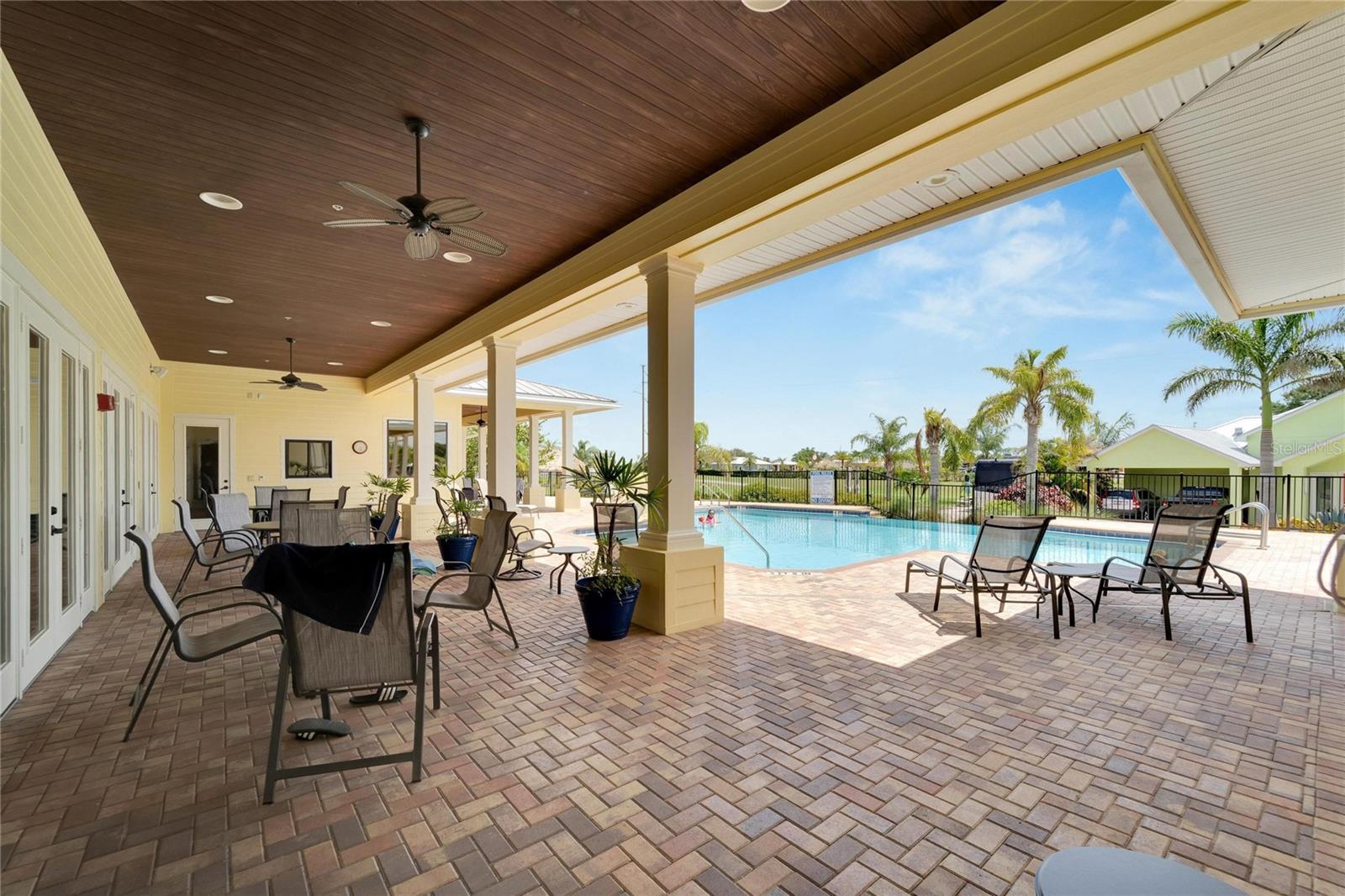 BAY LAKE RESIDENCE - Land