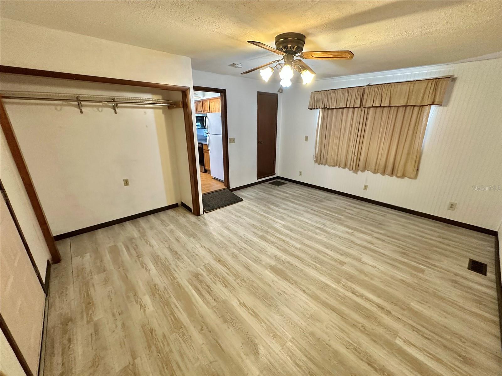 PARKWOOD ACRES - Residential