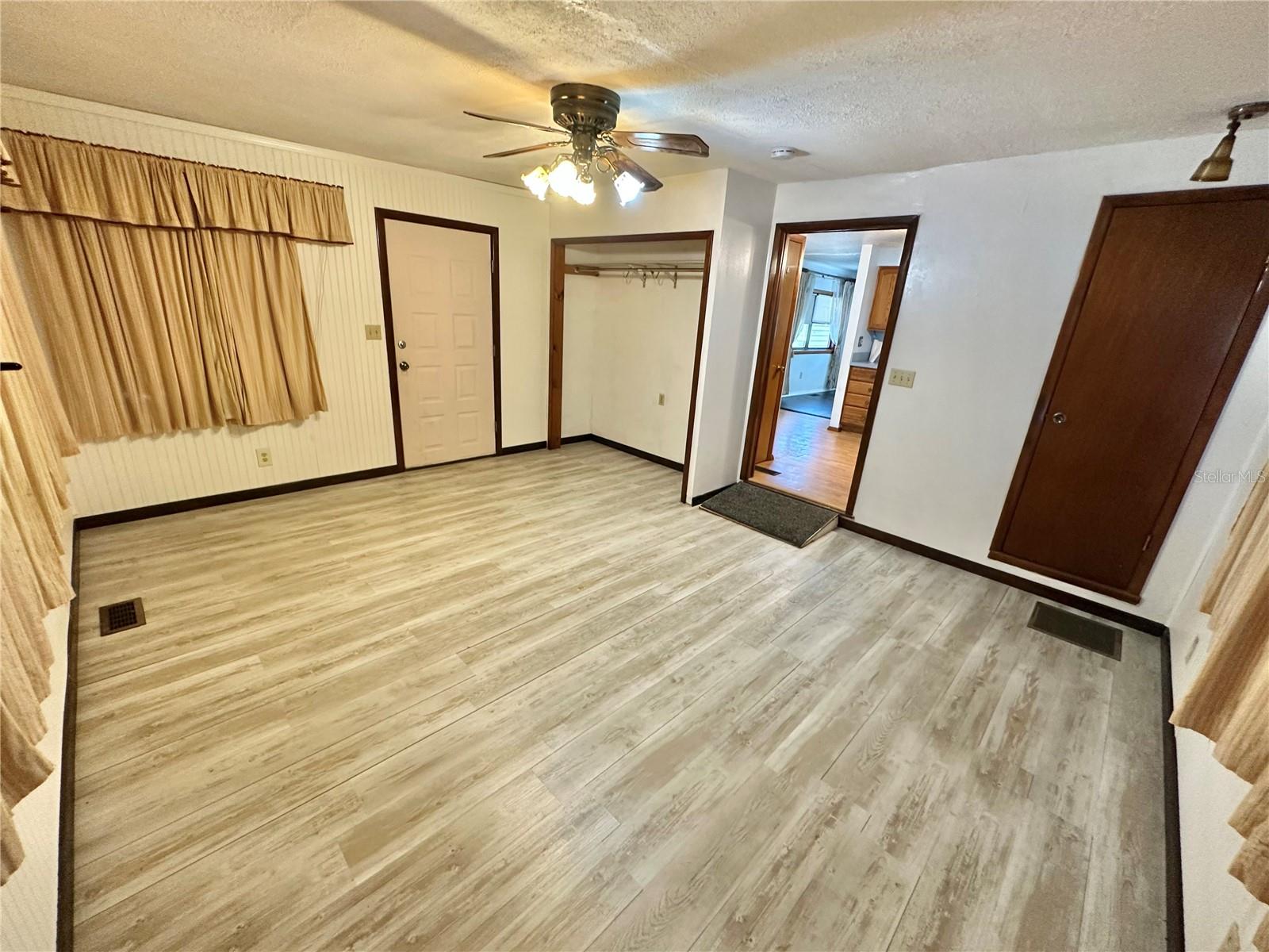 PARKWOOD ACRES - Residential