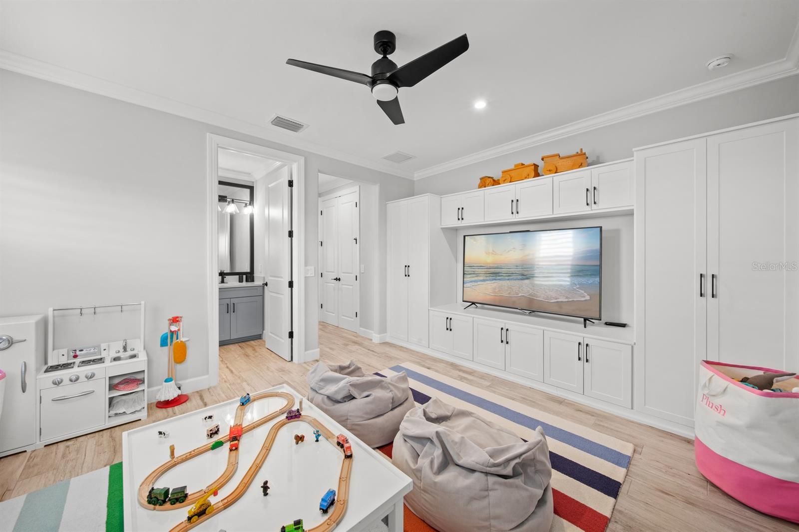 ESPLANADE LAKE CLUB PH 1 - Residential