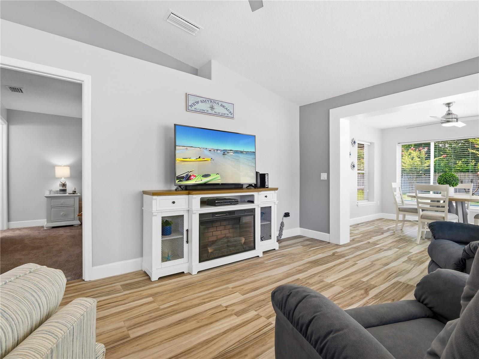 HAWKS COVE - Residential