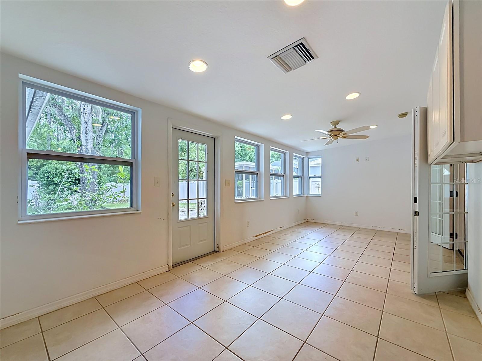 NINE EAGLES UNIT ONE SEC I - Residential