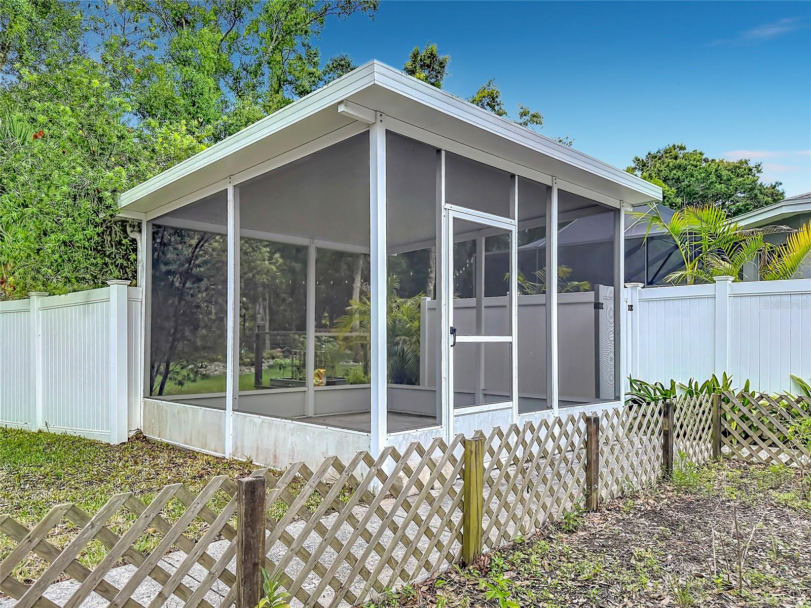 NINE EAGLES UNIT ONE SEC I - Residential