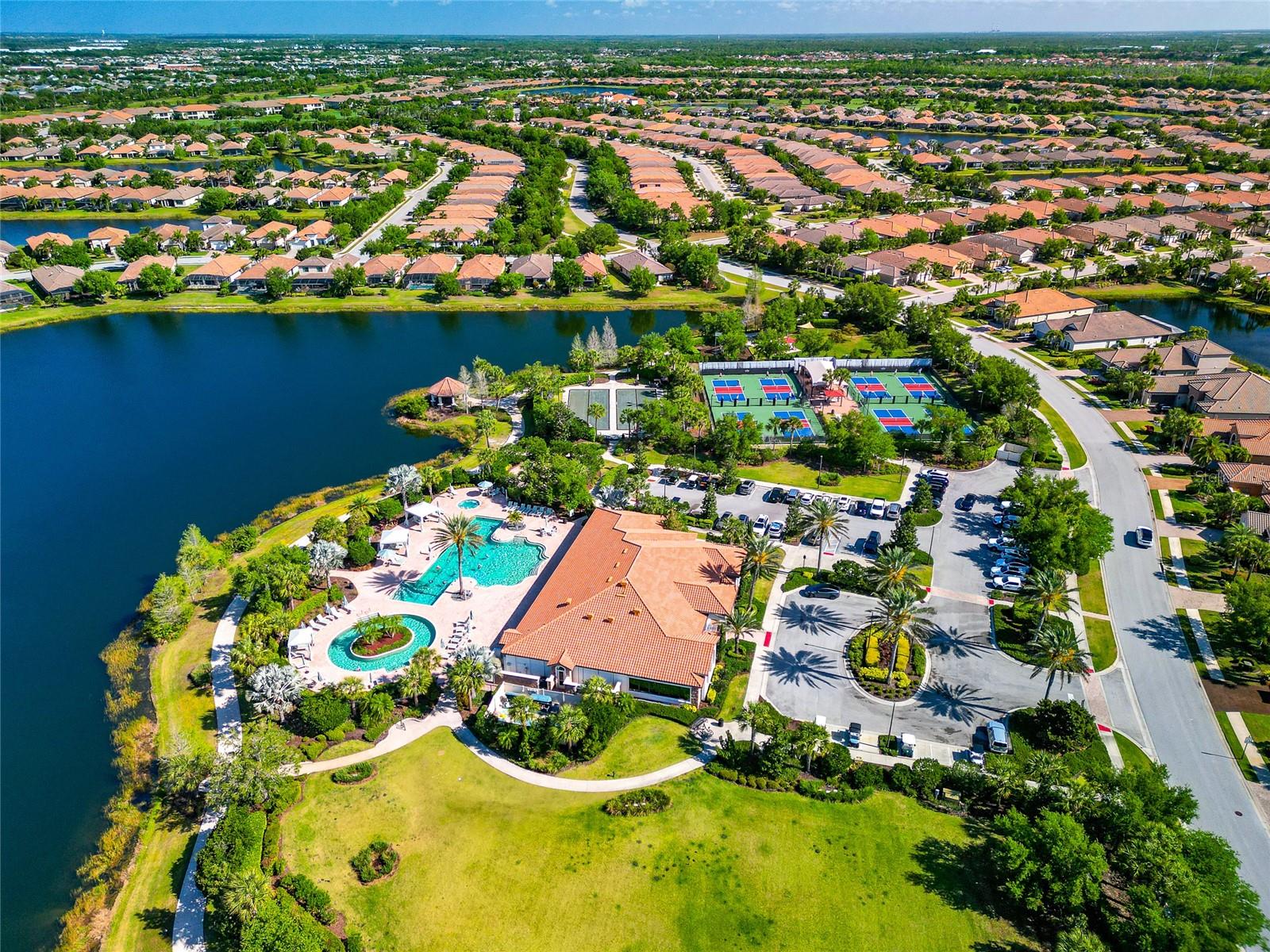 ESPLANADE - Residential