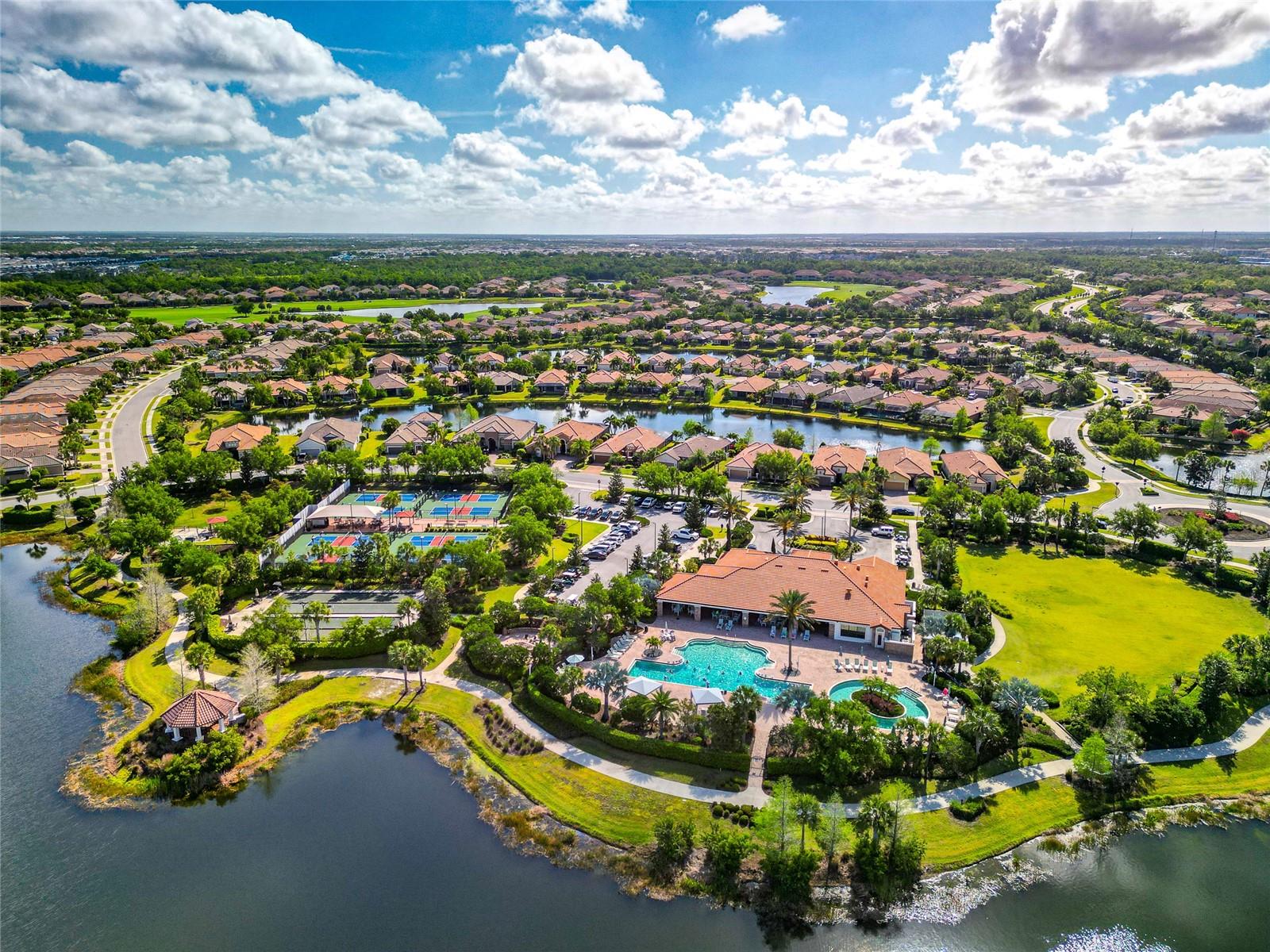 ESPLANADE - Residential