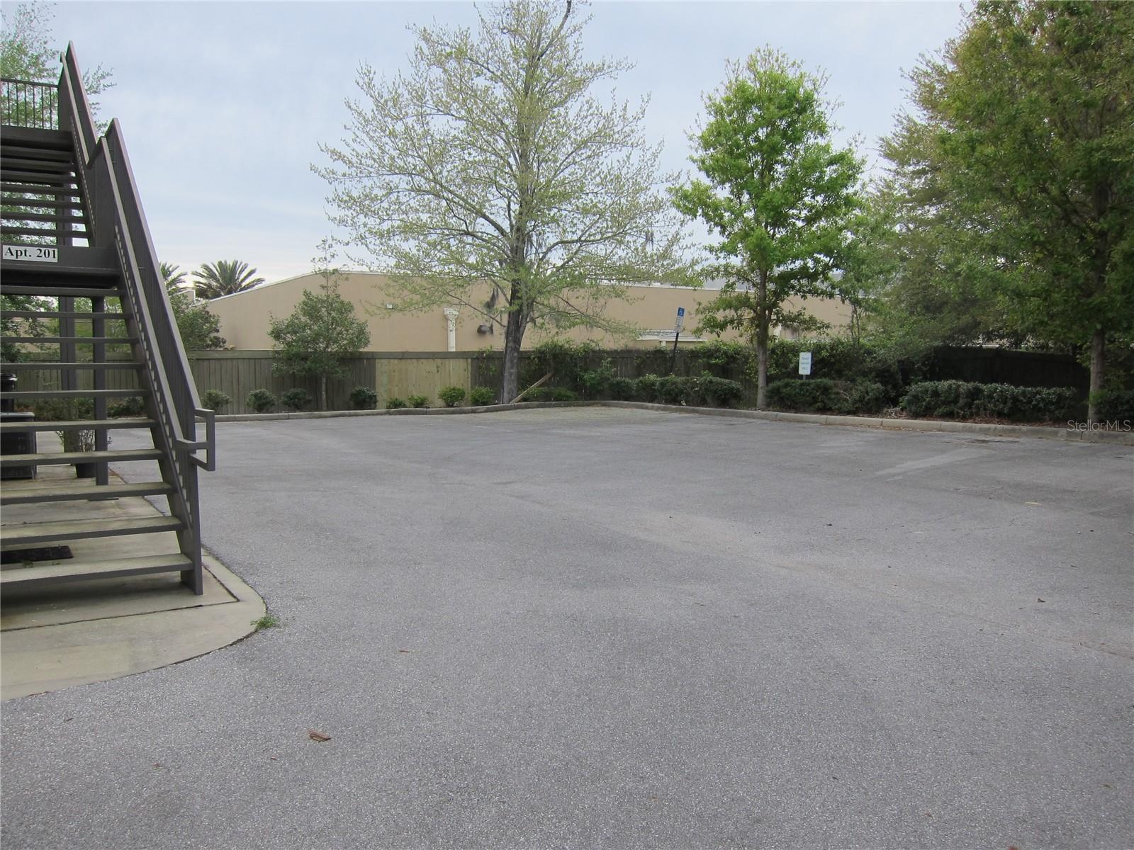 HP/MARKET SQUARE - Residential Lease