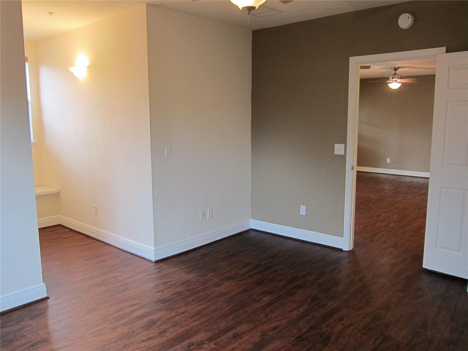 HP/MARKET SQUARE - Residential Lease