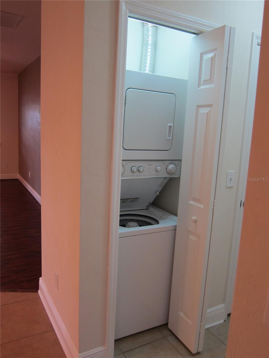 HP/MARKET SQUARE - Residential Lease