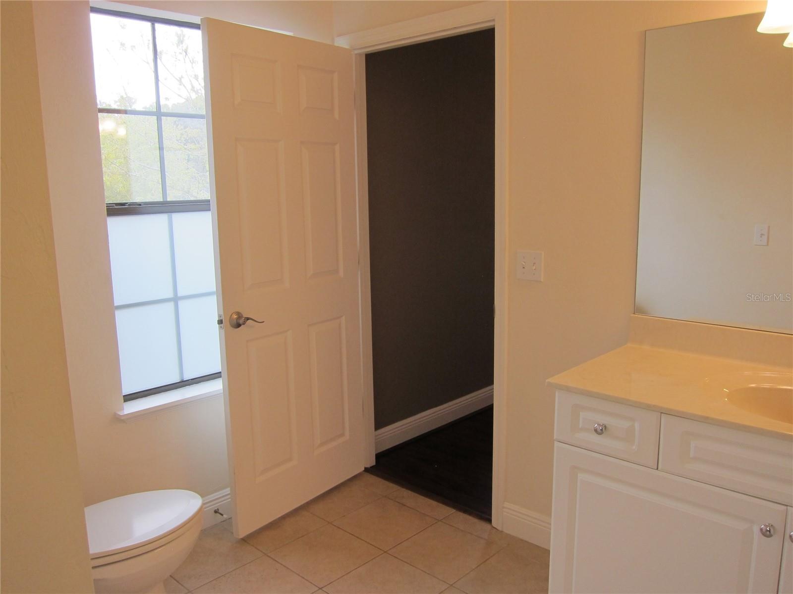 HP/MARKET SQUARE - Residential Lease