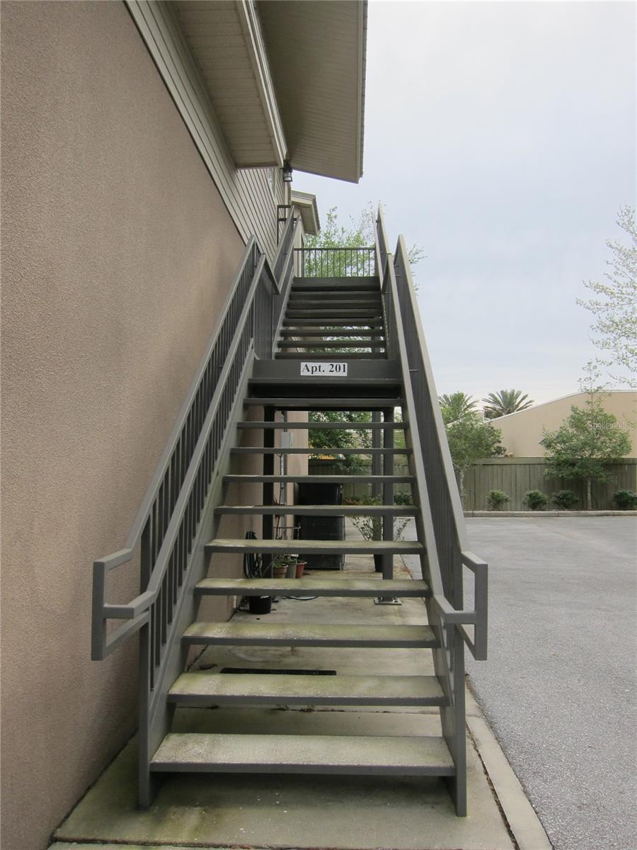 HP/MARKET SQUARE - Residential Lease