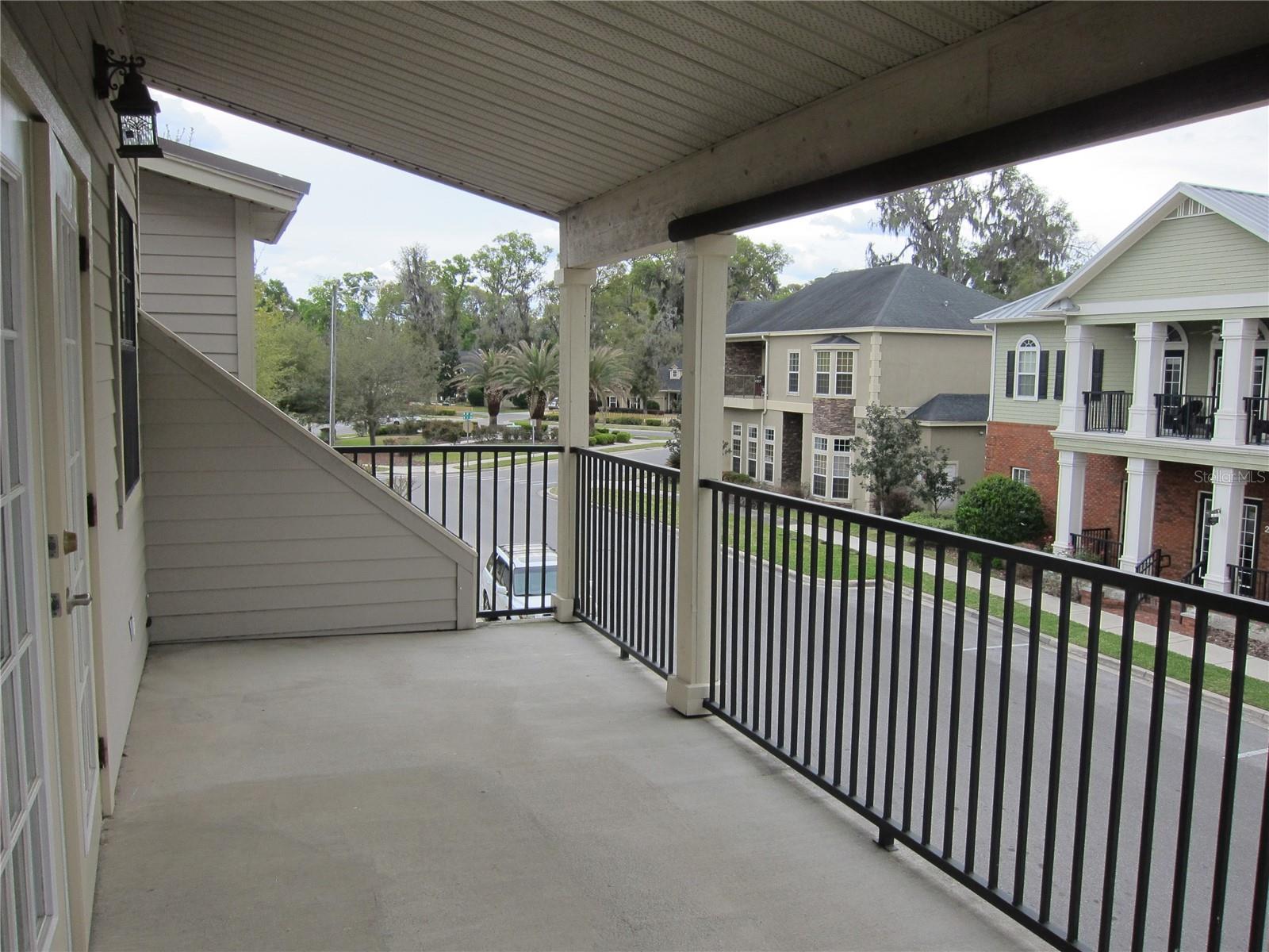 HP/MARKET SQUARE - Residential Lease