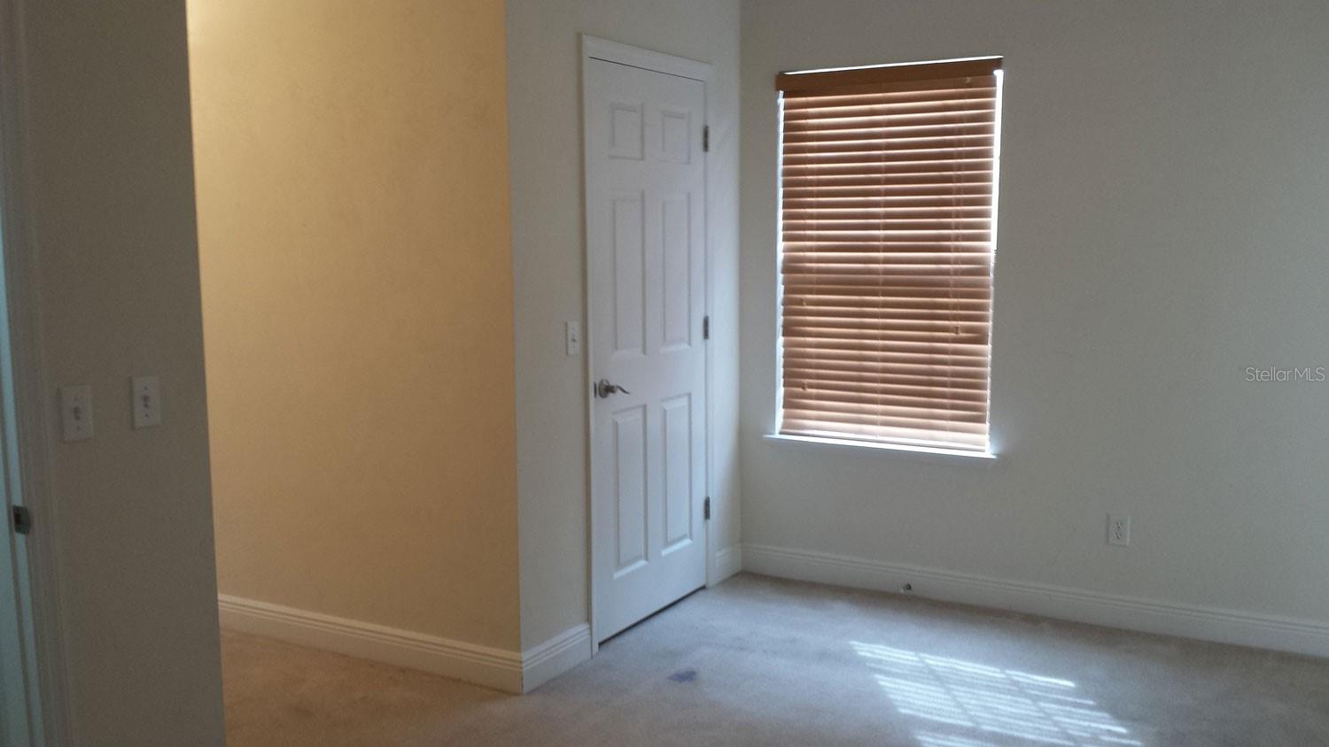 HP/MARKET SQUARE - Residential Lease