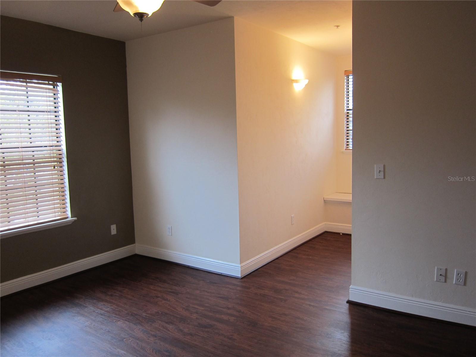 HP/MARKET SQUARE - Residential Lease