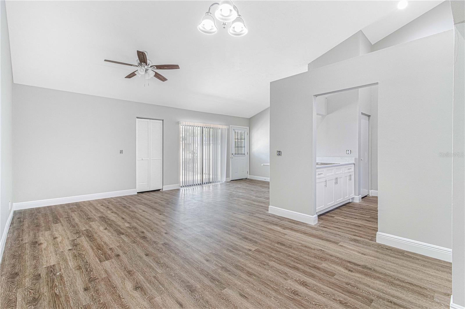 CITRUS PARK - Residential Income