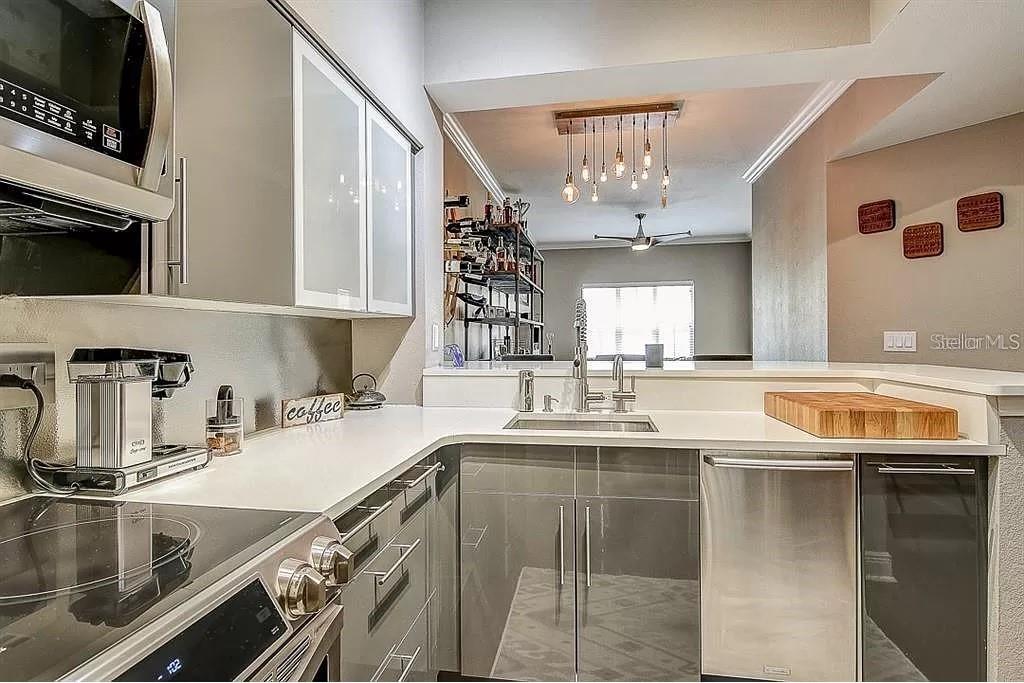 MADISON AT ST PETE II - Residential