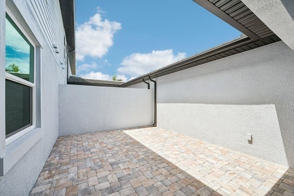 PALMERA AT WELLEN PARK - Residential