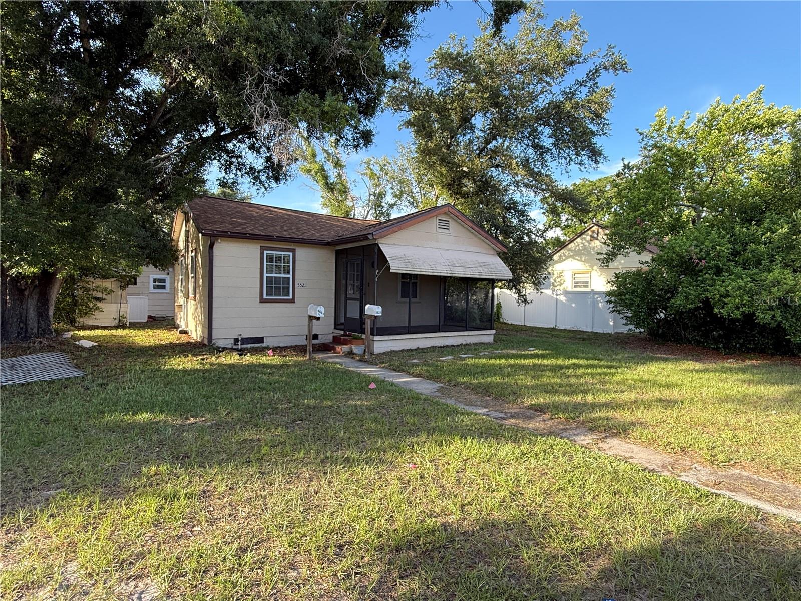 OAK RIDGE 3 - Residential Lease