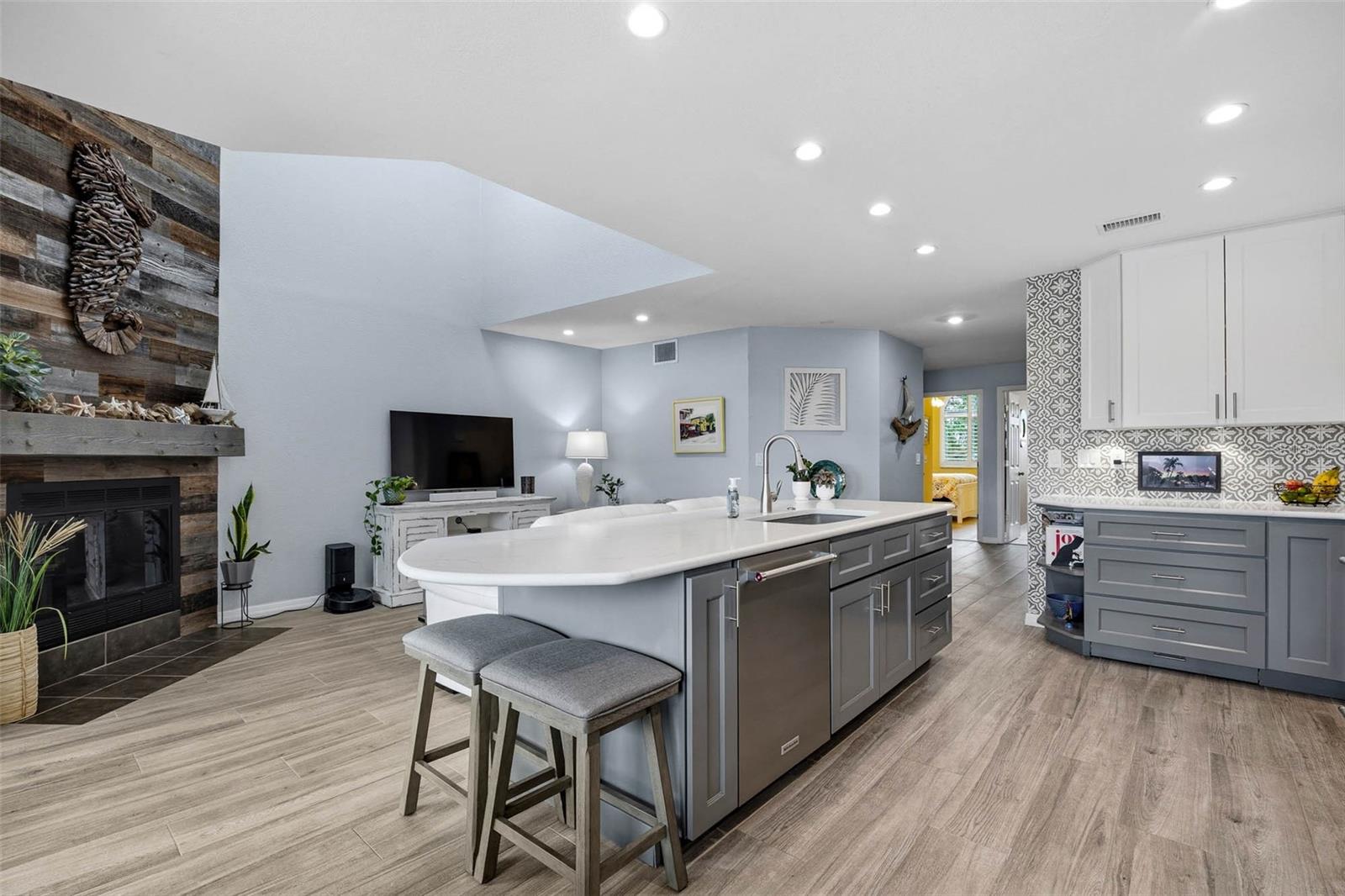 CURLEW LANDINGS - Residential