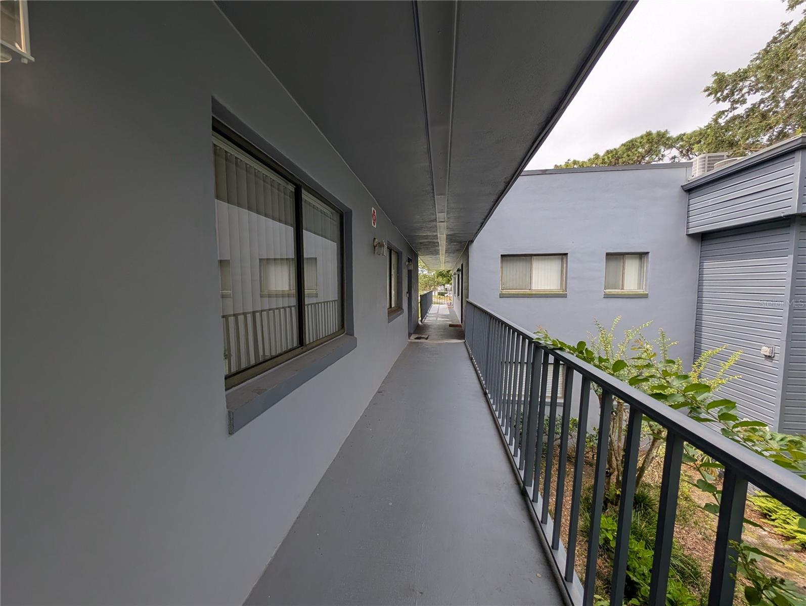 LAKEVIEW CONDO 01 - Residential Lease