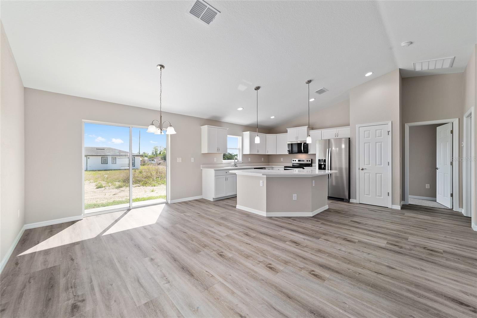 SILVER SPGS SHORES 16 - Residential