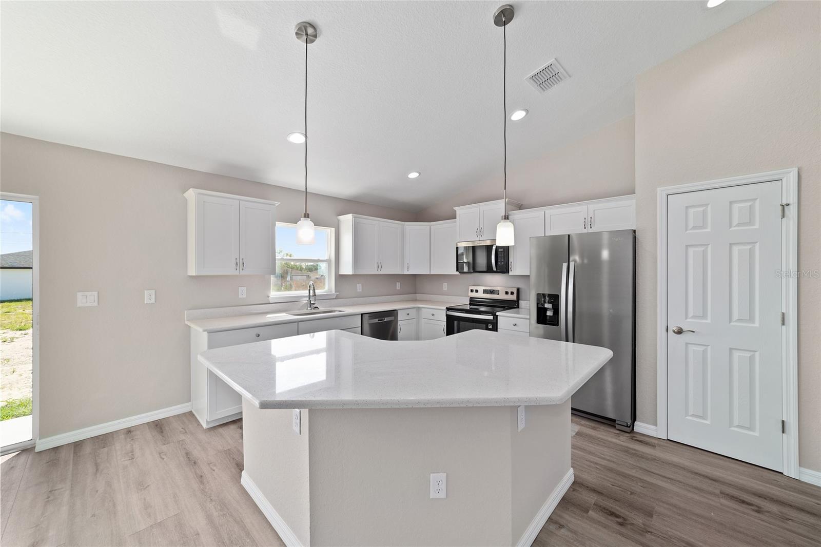 SILVER SPGS SHORES 16 - Residential