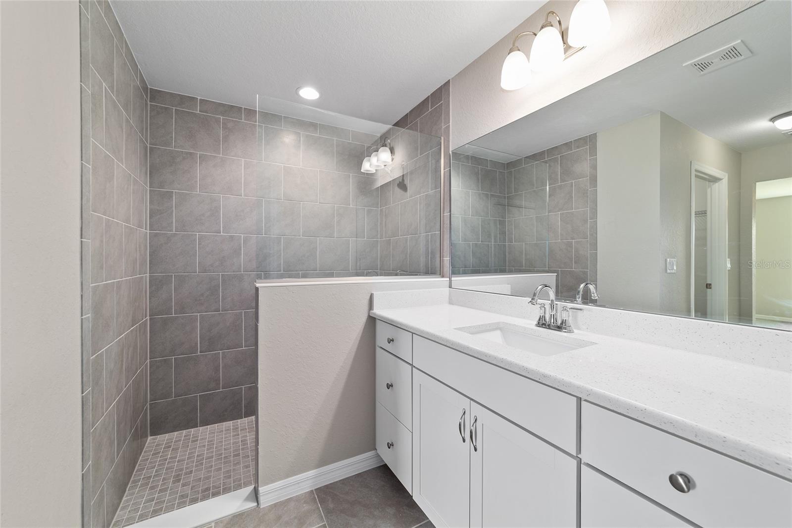 SILVER SPGS SHORES 16 - Residential