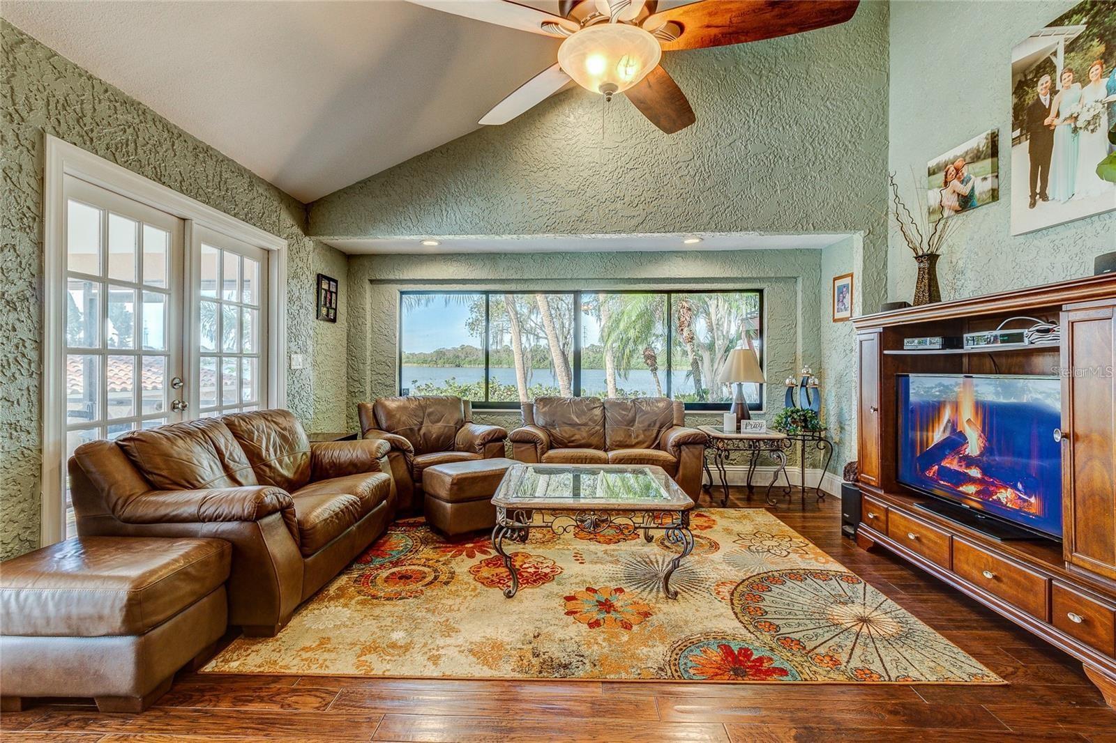 TAMPA & TARPON SPGS LAND CO - Residential