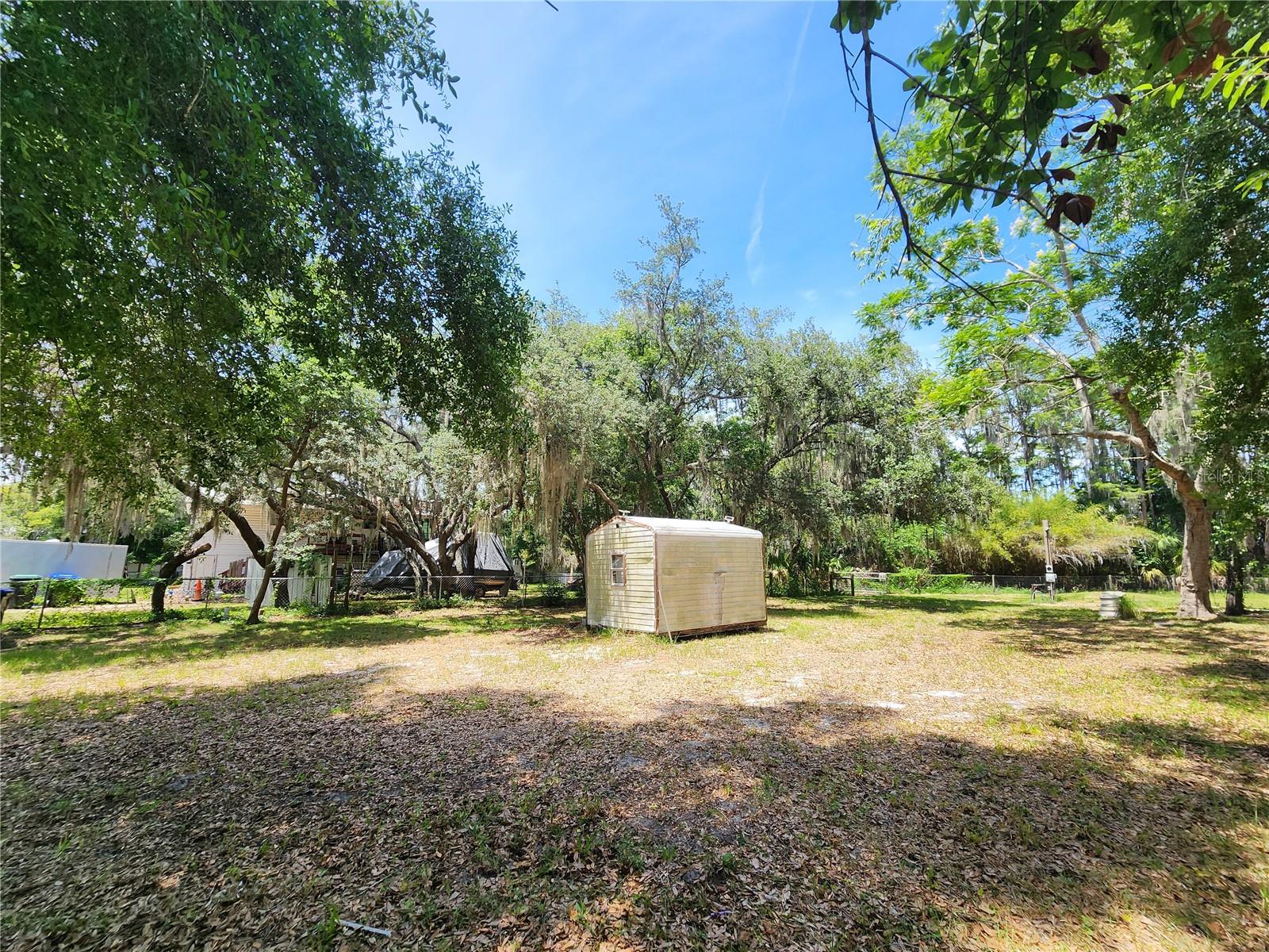 ARROWHEAD LAKES - Residential