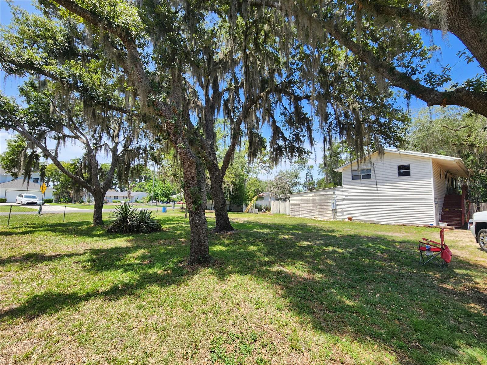 ARROWHEAD LAKES - Residential
