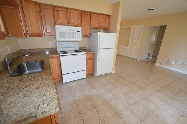 VENICE GARDENS - Residential Lease