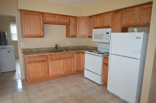 VENICE GARDENS - Residential Lease