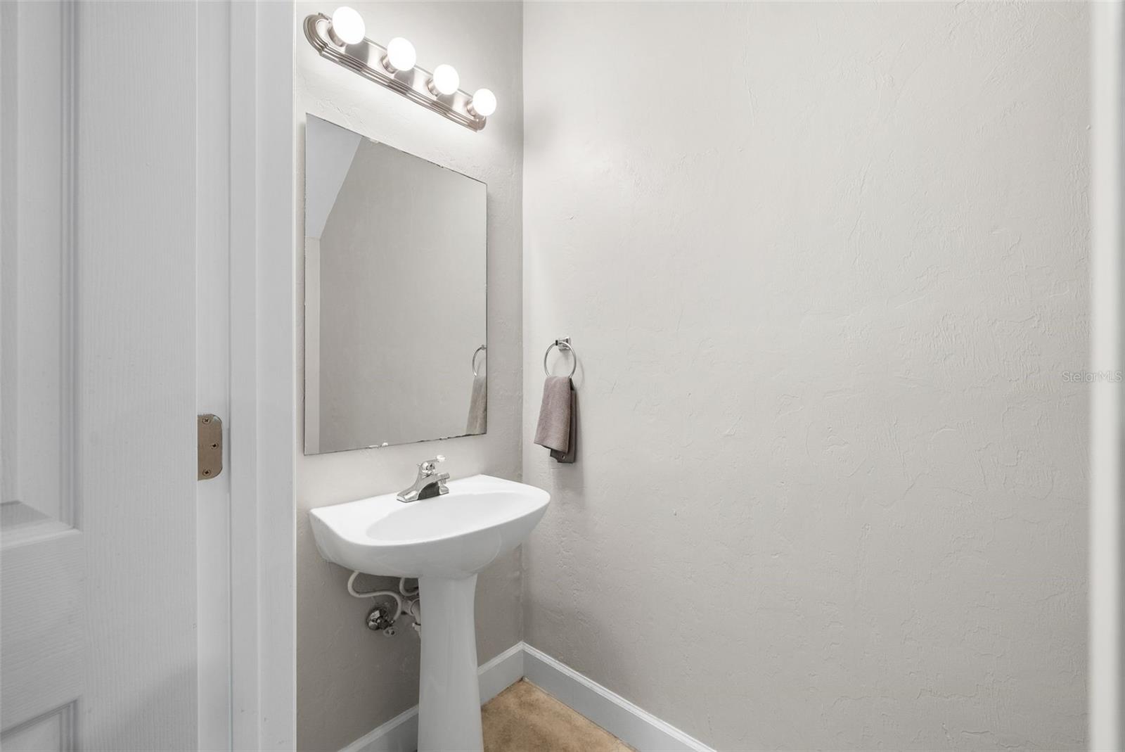 WOODS EDGE CONDO - Residential