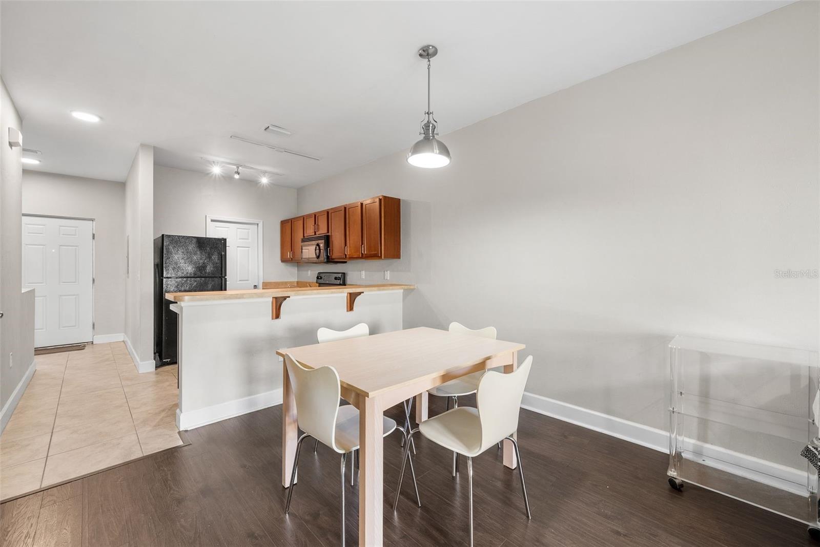 WOODS EDGE CONDO - Residential