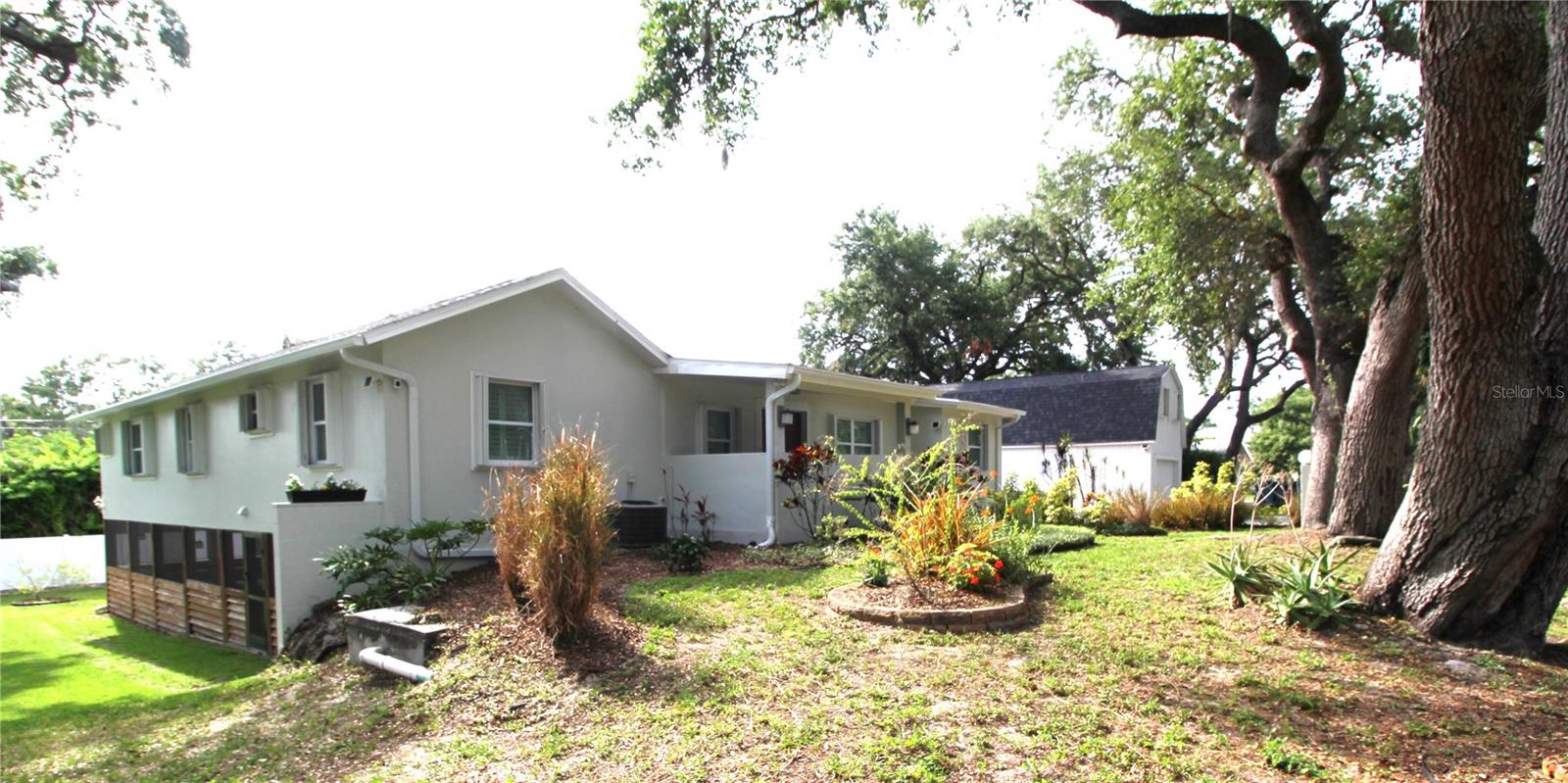 DE SOTO ESTATES - Residential