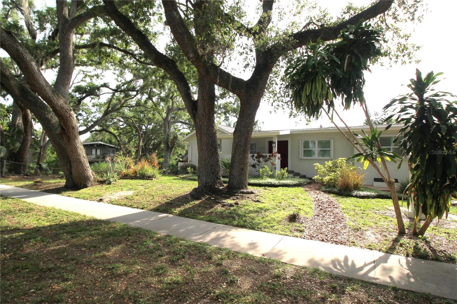 DE SOTO ESTATES - Residential